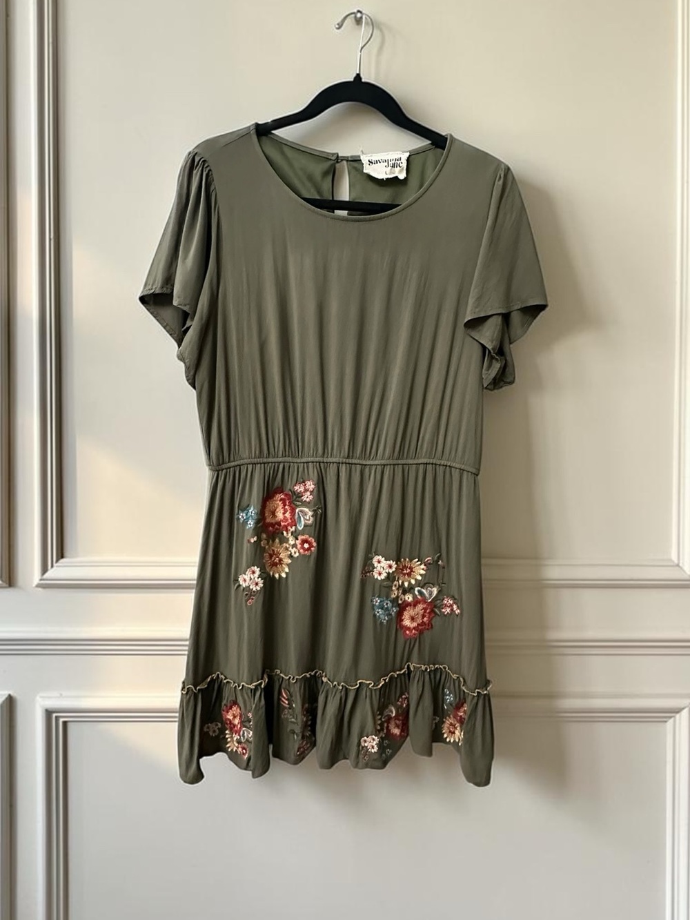Savanna Jane Embroidered Mini Dress.
Olive Green. Size: Large